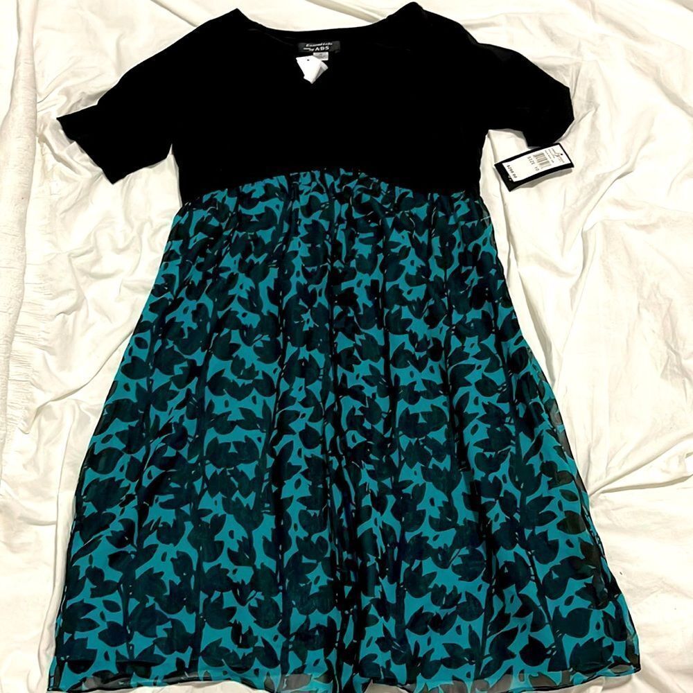 NWT- Essentials by A.B.S. - 10